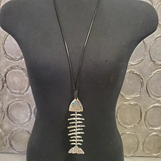Adorable Fishbone Fashion Necklace