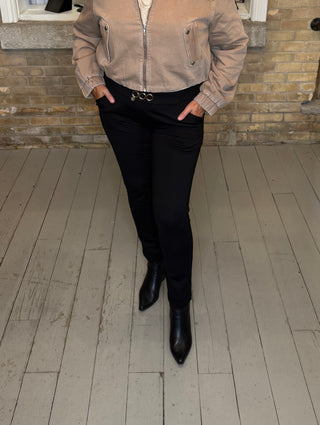 Essential Slim Leg Pant