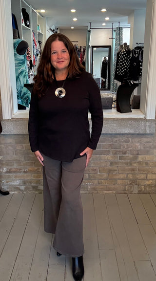 Classic Crew Neck Knit Top