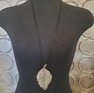 Long Rope Necklace with Leaf Pendant