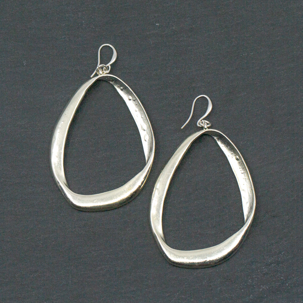 Single Twisted Oval Earrings In Silver Plate