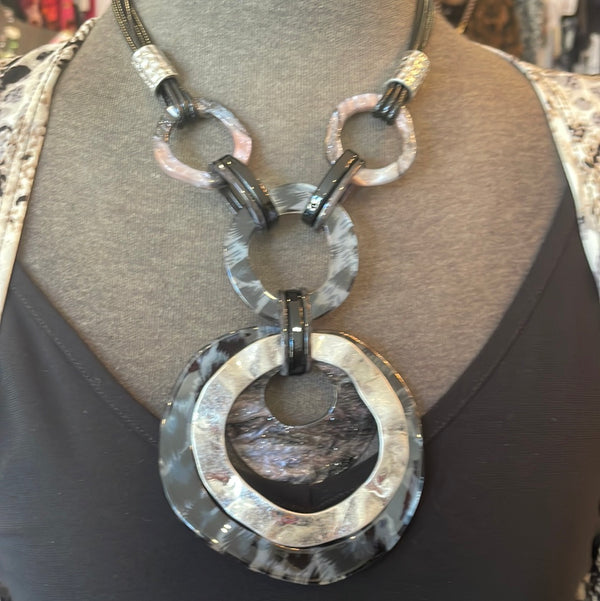 Kenneth Bell Circle Necklace
